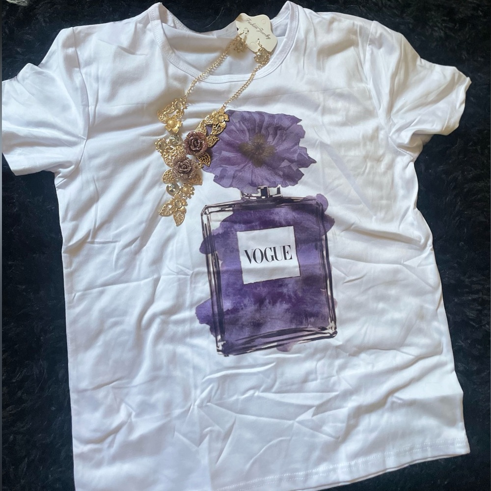 women's fashion blouse and necklace set